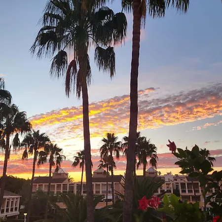 Апартаменти Perfect Family Holiday! Modern Penthouse In Only 200 M To The Beach! *